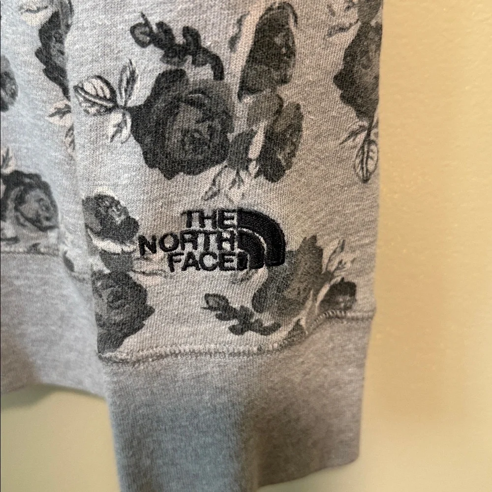 The North Face Grey Rose Sweater size Small - Picture 2 of 5
